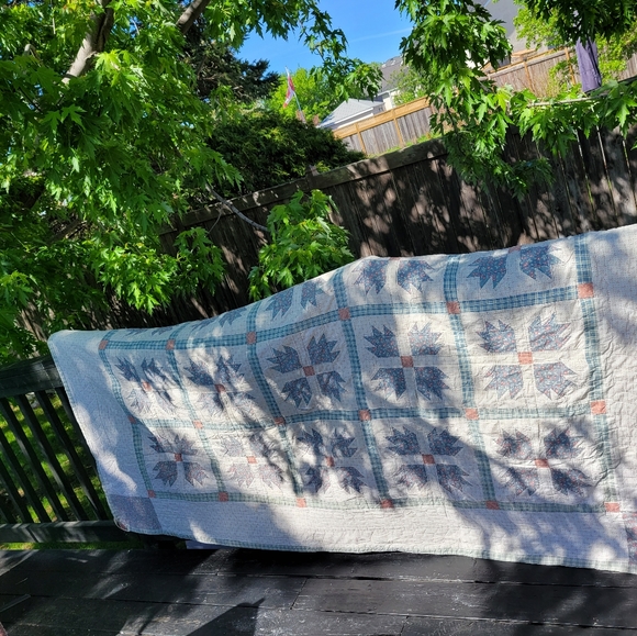 Vintage LL Bean patchwork quilt. - Picture 10 of 11